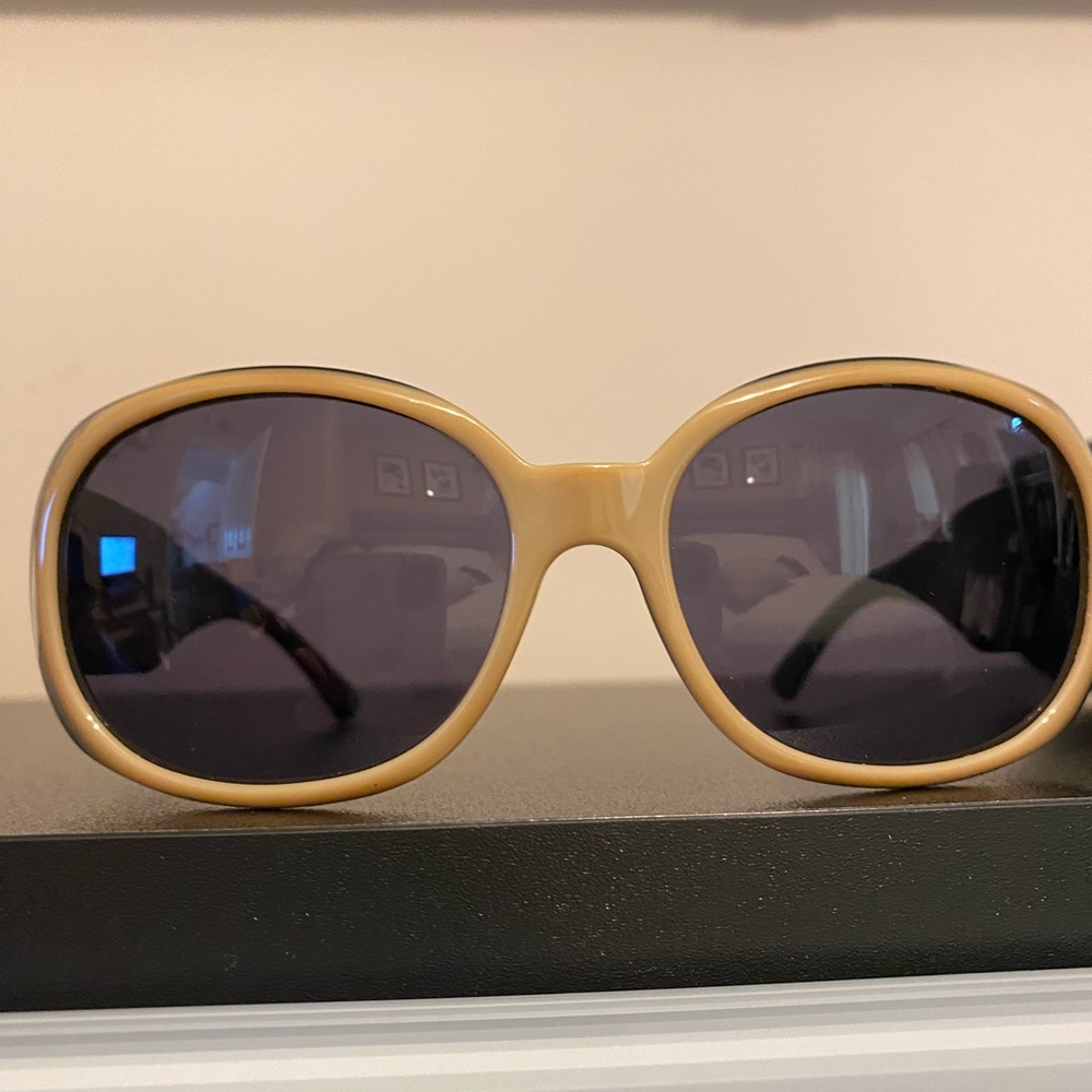 Vintage Chanel camellia logo sunglasses